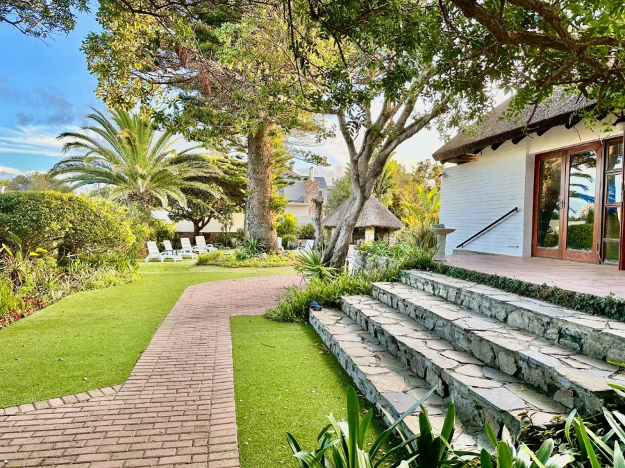 7 Bedroom Property for Sale in Westcliff Western Cape